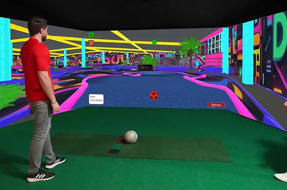 Sports simulator experience with virtual golf gameplay
